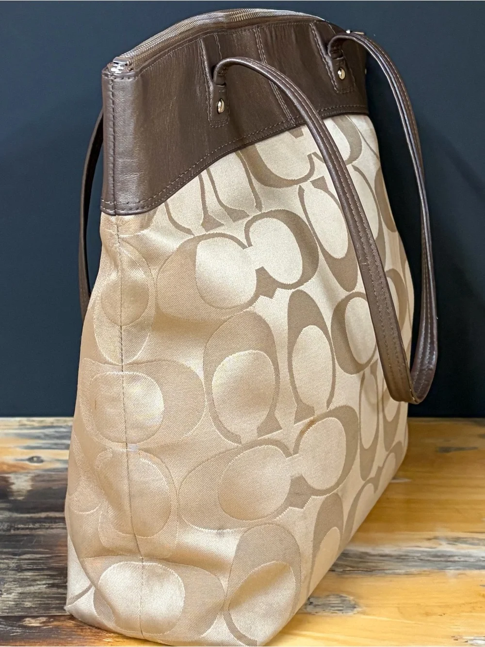 Coach Laura Signature Logo Tote Bag Purse Brown Khaki Zip Closure